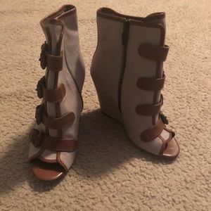 7.5 never worn wedge peep toe shoes